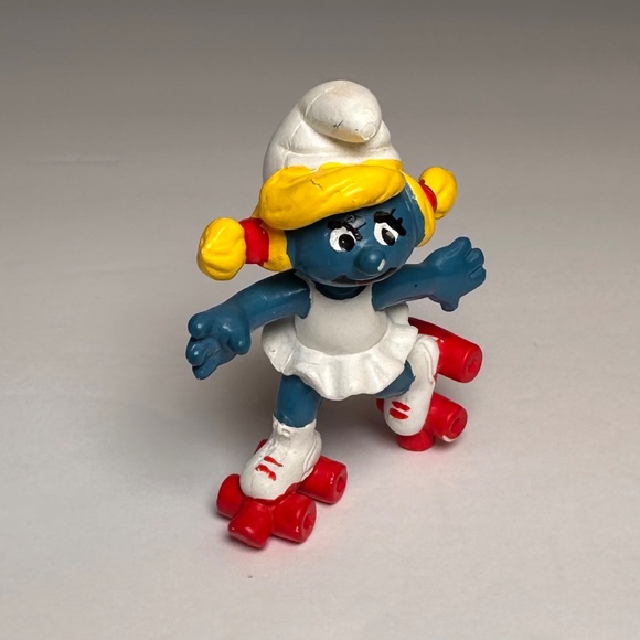 Vintage Schleich Roller Skating Smurfette Figurine | 1980s Smurfs Collectible - Picture 2 of 8